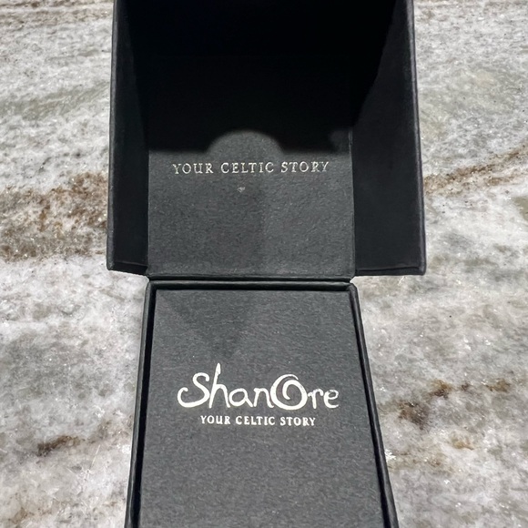 ShanOre Sterling Silver Claddagh Ring - Picture 3 of 5